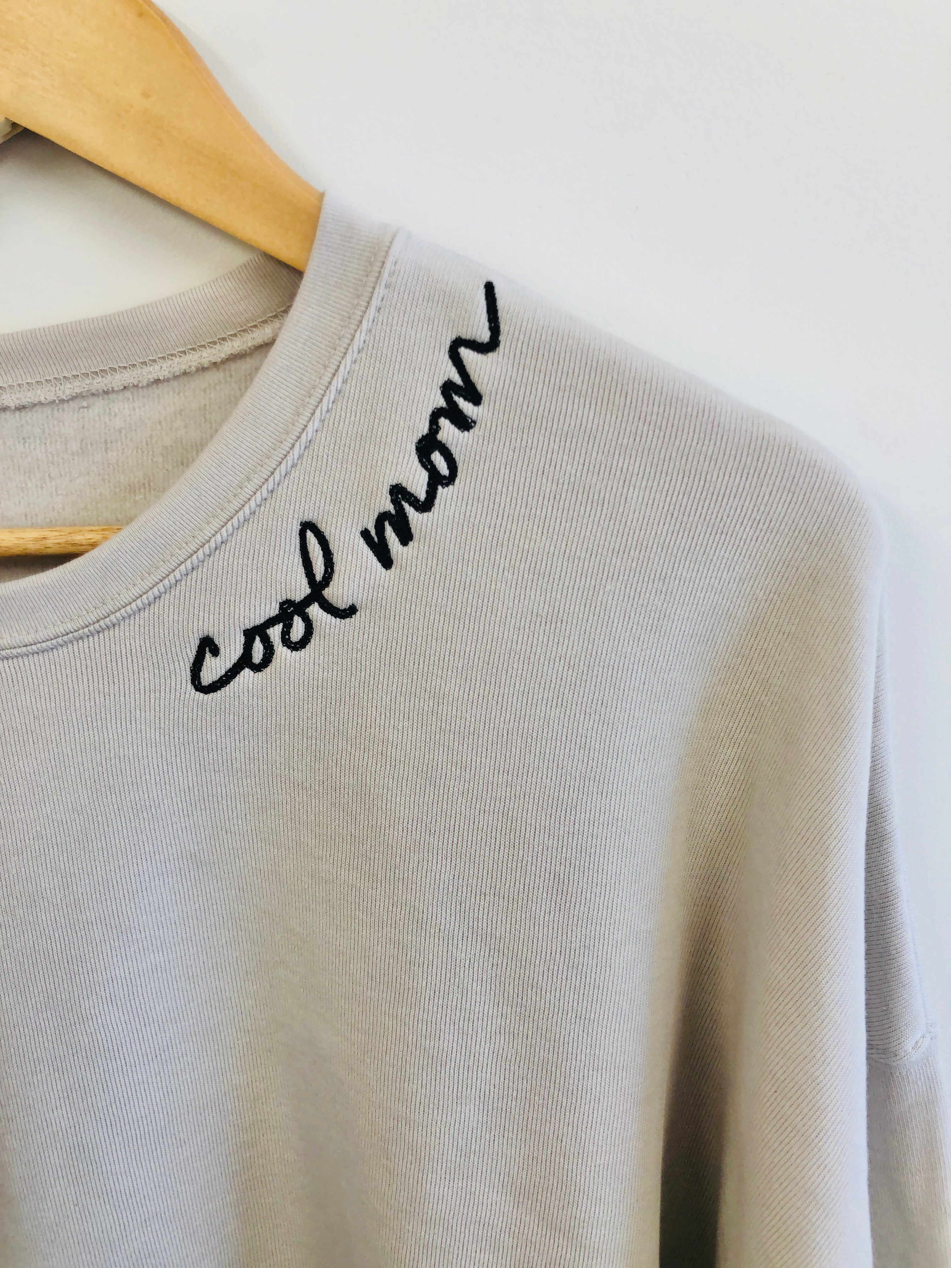 COOL MOM® EMBROIDERED UNISEX PULLOVER